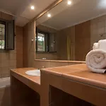 Golden Coast Boutique Villa