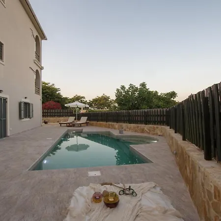 Golden Coast Boutique * Makrísz Jalósz