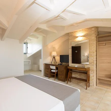 Golden Coast Boutique Villa *