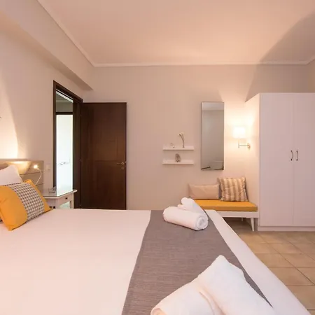 Golden Coast Boutique Villa *